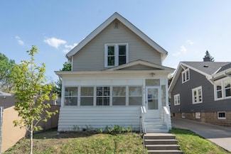 410 Baker St W, Saint Paul, MN 55107