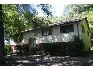 15 Blue Mist Dr, Manville, RI 02838