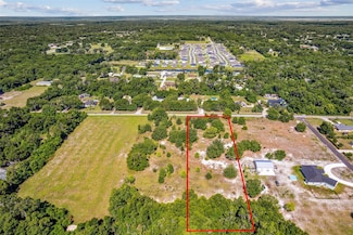1675 N Stone St, Deland, FL 32720