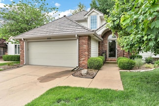 8909 E Bradford Cir, Wichita, KS 67206