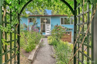 4815 46th Ave S, Seattle, WA 98118