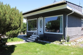 1415 Cherry St, Oroville, WA 98844