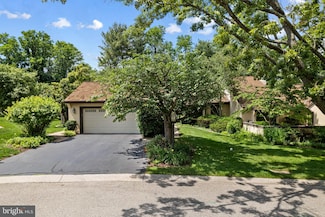 6 Steeplechase Ln, Blue Bell, PA 19422