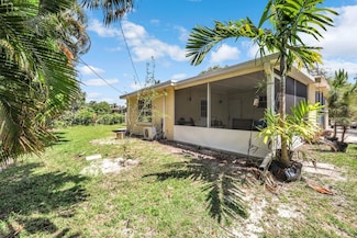 801 NW 26th St, Wilton Manors, FL 33311