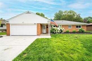 863 Cranbrook Dr, Cleveland, OH 44143