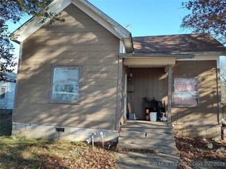 109 E 10th St, Chelsea, OK 74016