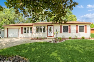 530 Moore Ave, Saint Charles, IL 60174