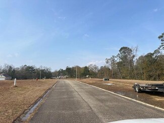 70 Mamie Cir, Picayune, MS 39466