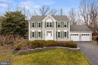 8923 Magnolia Ridge Rd, Fairfax Station, VA 22039