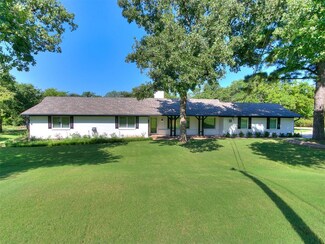 2821 Dogwood Dr, Edmond, OK 73013