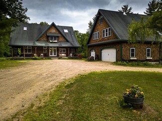 547 Blake Hill Rd, New Hampton, NH 03256