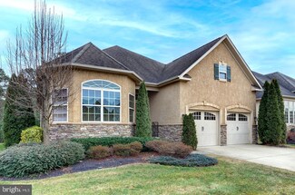 18 Mulhouse Dr, West Berlin, NJ 08091