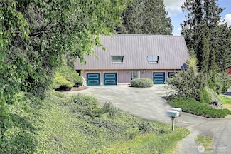 16769 Country Club Dr, Burlington, WA 98233