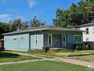 417 NW 6th St, Abilene, KS 67410