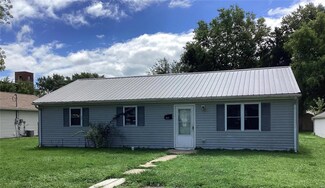 206 W Olive St, Vandalia, MO 63382