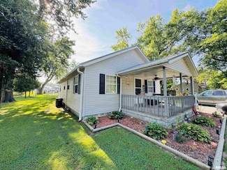 410 S Merritt St, Odin, IL 62870