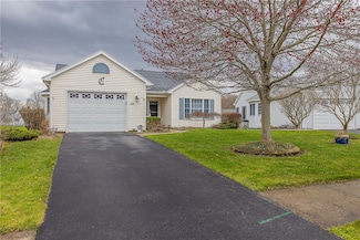 28 Freedom Pond Ln, North Chili, NY 14514