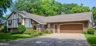 1730 20th St NW, East Grand Forks, MN 56721