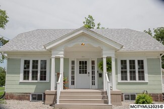 716 1st Ave NE, Hampton, IA 50441