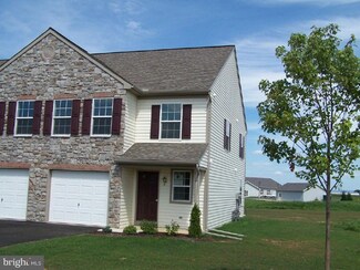 284 S Village Cir, Palmyra, PA 17078