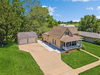 404 S Columbus St, Pleasantville, IA 50225