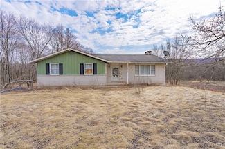 3394 Summer Valley Rd, New Ringgold, PA 17960