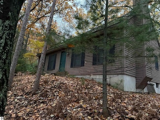 4545 Paper Birch Ln, Traverse City, MI 49686