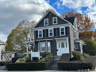52 Pleasant St, Woburn, MA 01801