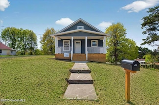 16 Cleminshaw Ave, Troy, NY 12180