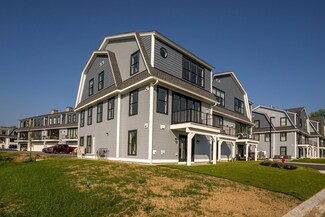 33 Little Bay Dr, Dover, NH 03820