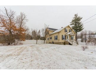 88 School St, Salem, NH 03079