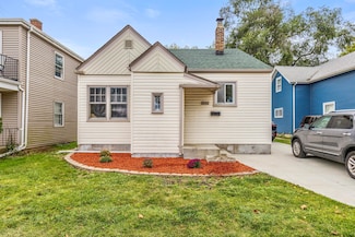 2042 Hickory Grove Ave, Racine, WI 53403