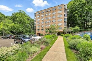 72 Pondfield Rd W Unit 1H, Bronxville, NY 10708