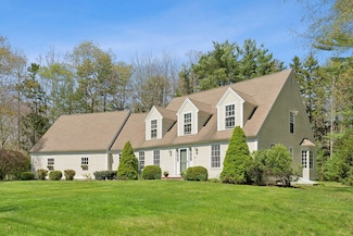 30 Fairfield Dr, Kennebunk, ME 04043
