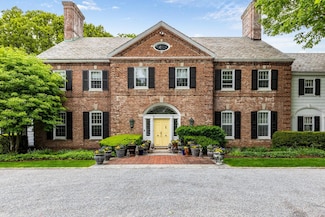 52 Piping Rock Rd, Locust Valley, NY 11560