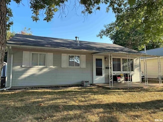 1823 Highland Dr N, Quincy, IL 62301