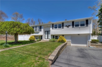 123 S Comstock Pkwy, Cranston, RI 02921