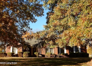 1135 Mill Brook Cir, Shepherdsville, KY 40165