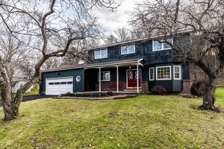 4590 Brookhill Dr S, Manlius, NY 13104