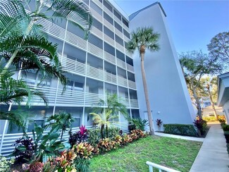 290 Naples Cove Dr Unit 2205, Naples, FL 34110
