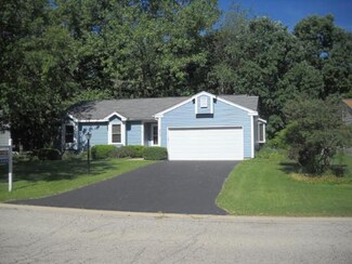 3525 Hale Ln, Island Lake, IL 60042