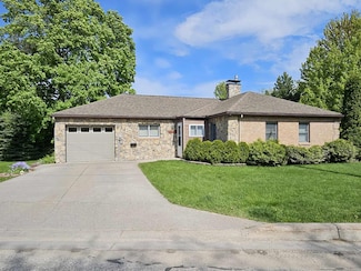 1209 Davitt St, Sault Sainte Marie, MI 49783