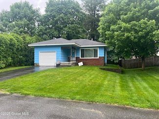 9 Potter St, Glens Falls, NY 12801