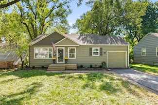 5207 W 72nd Terrace, Prairie Village, KS 66208