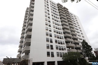 1600 Center Ave Unit 11H, Fort Lee, NJ 07024