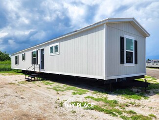 100 Silverton Cir, Parachute, CO 81635