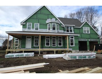 10 Carriage Ln, Wakefield, MA 01880