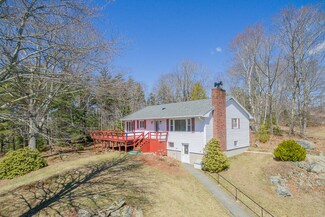 14 Kenney Field Dr, Boothbay Harbor, ME 04538