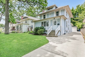 4904 Middaugh Ave, Downers Grove, IL 60515