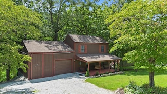 389 Clear Lake Dr, Jacksboro, TN 37757